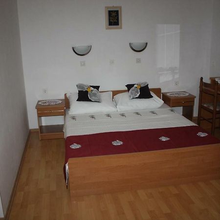 Ferienwohnung Toni I Kristina Baška Exterior foto